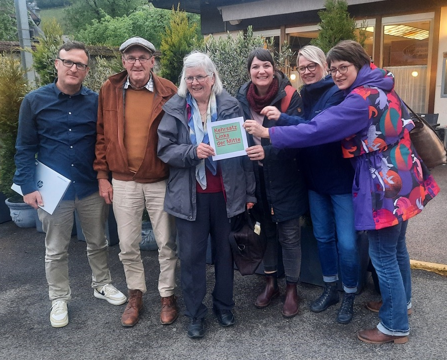 Gruppenfoto vor dem Brunello